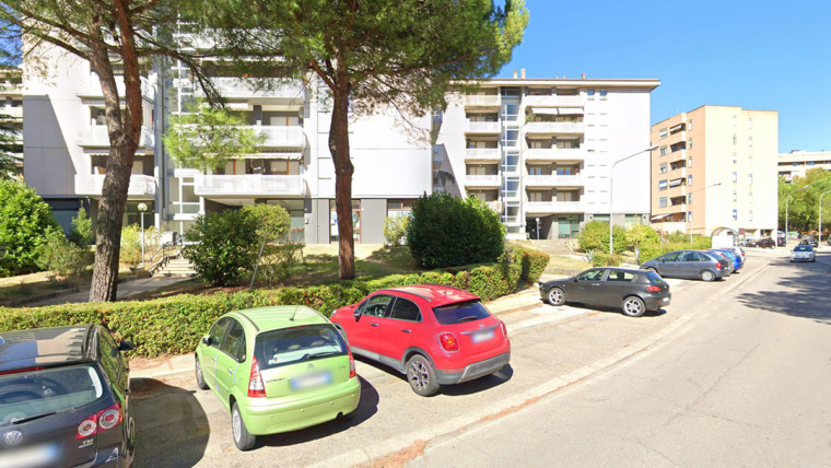 Negozi / Uffici, Via delle Caravelle (PG)